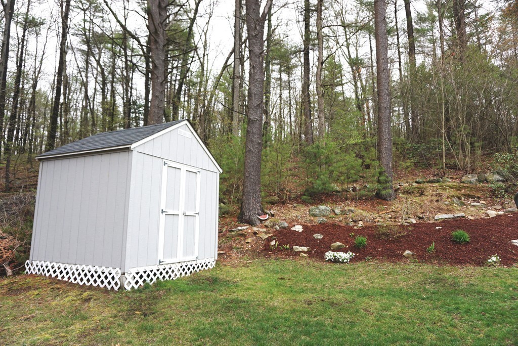 98 Brookfield Road Sturbridge, MA 01518 - Photo 24 of 29