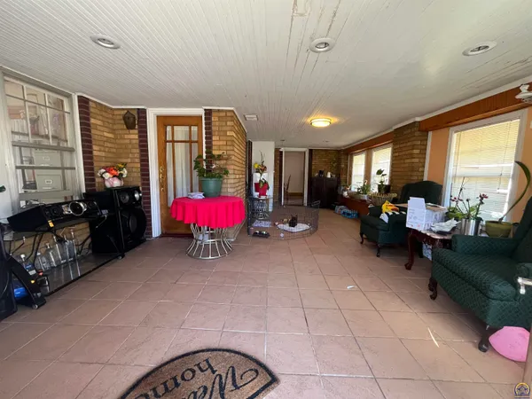 $280,000 | 645 Lincoln Street, Emporia, KS 66801