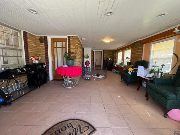 $280,000 | 645 Lincoln Street, Emporia, KS 66801