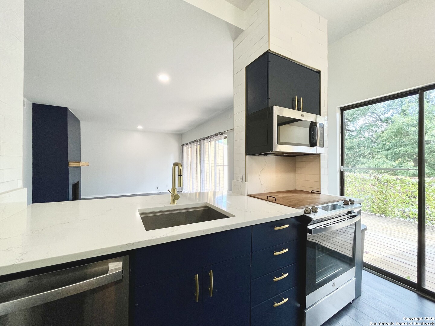 8642 Fredericksburg Road, Unit 501 San Antonio, TX 78240 - Photo 14 of 43