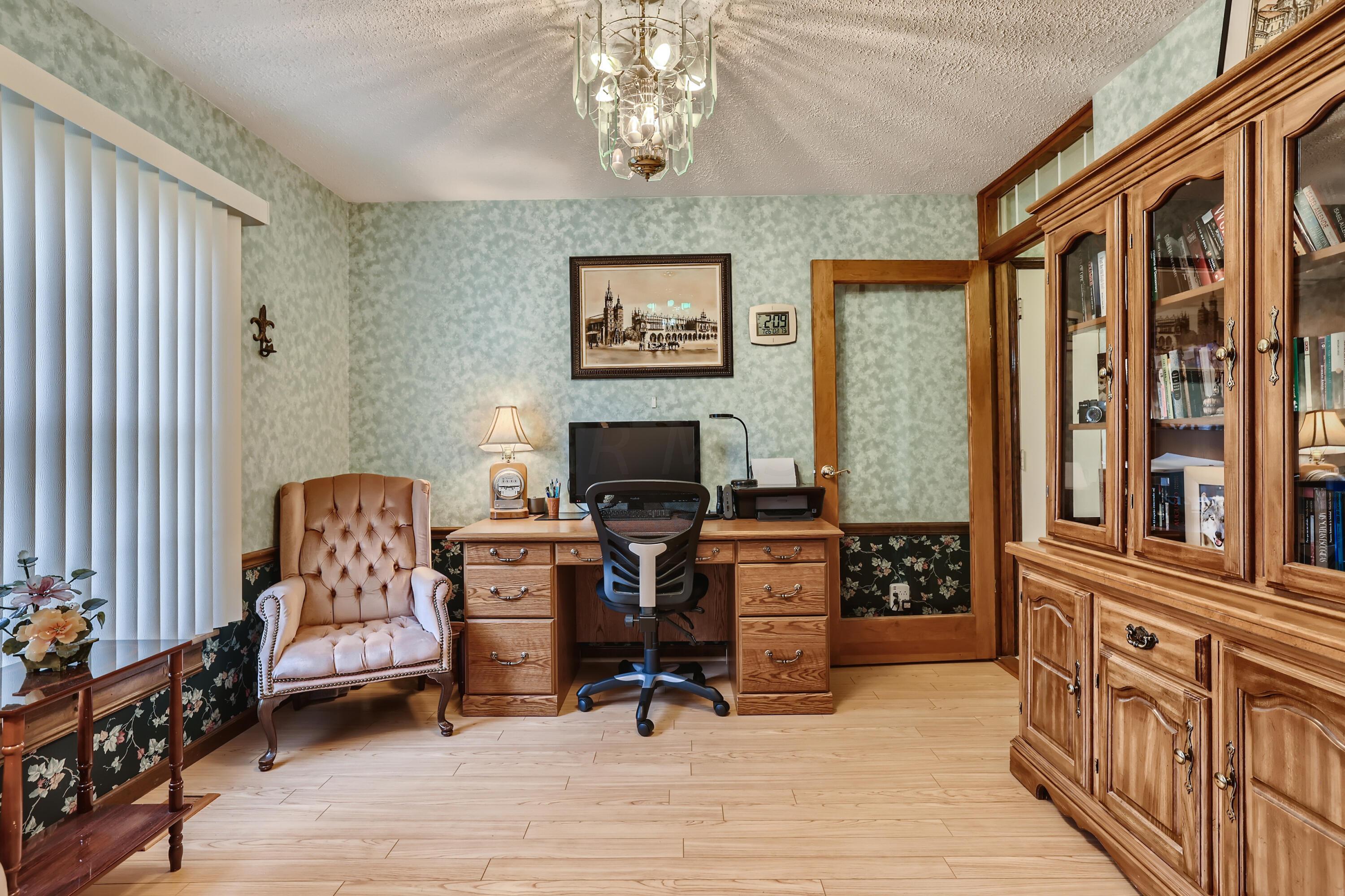 198 South Spring Road Westerville, OH 43081 - Photo 5 of 27 10 Office