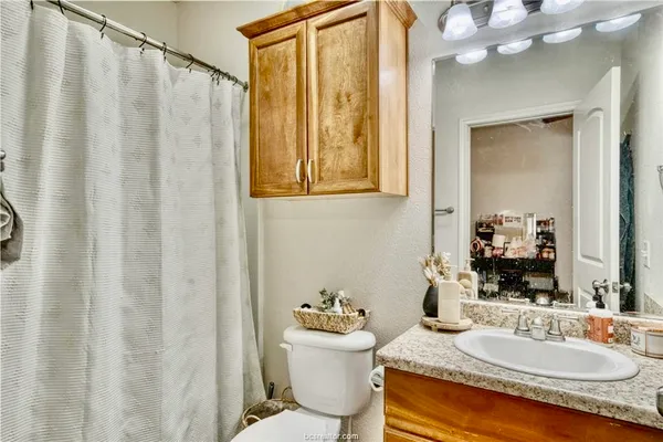 $1,800 | 4400 Reveille Road, College Station, TX 77845