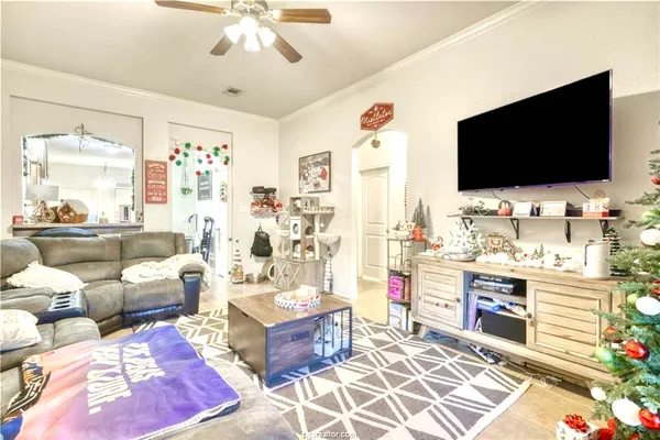 $1,800 | 4400 Reveille Road, College Station, TX 77845