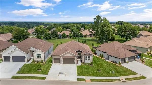 $779,900 | 1600 Northeast Park Springs Terrace, Lee's Summit, MO 64064