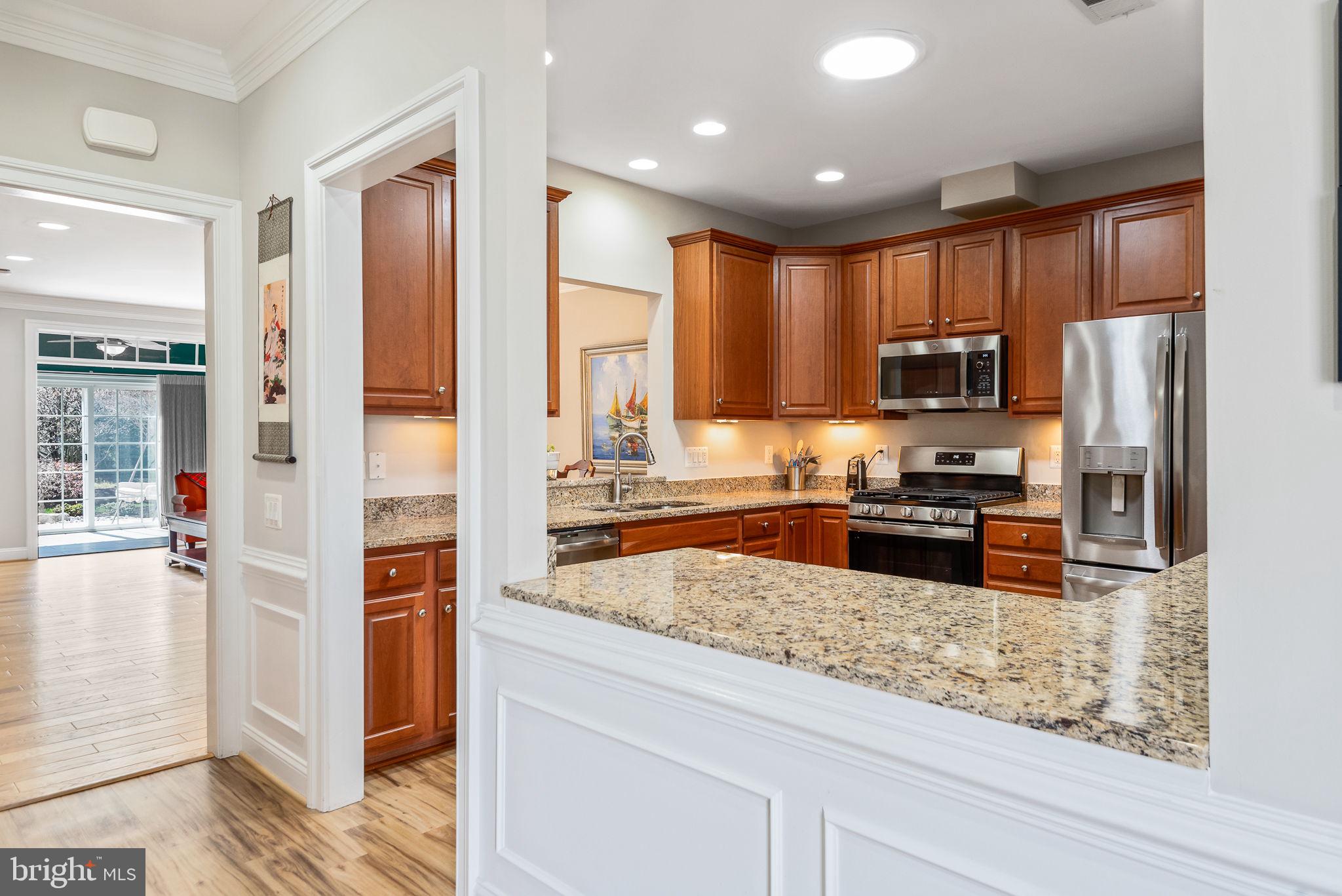 44465 Callaway Square Ashburn, VA 20147 - Photo 9 of 53 Kitchen w/Solar Light