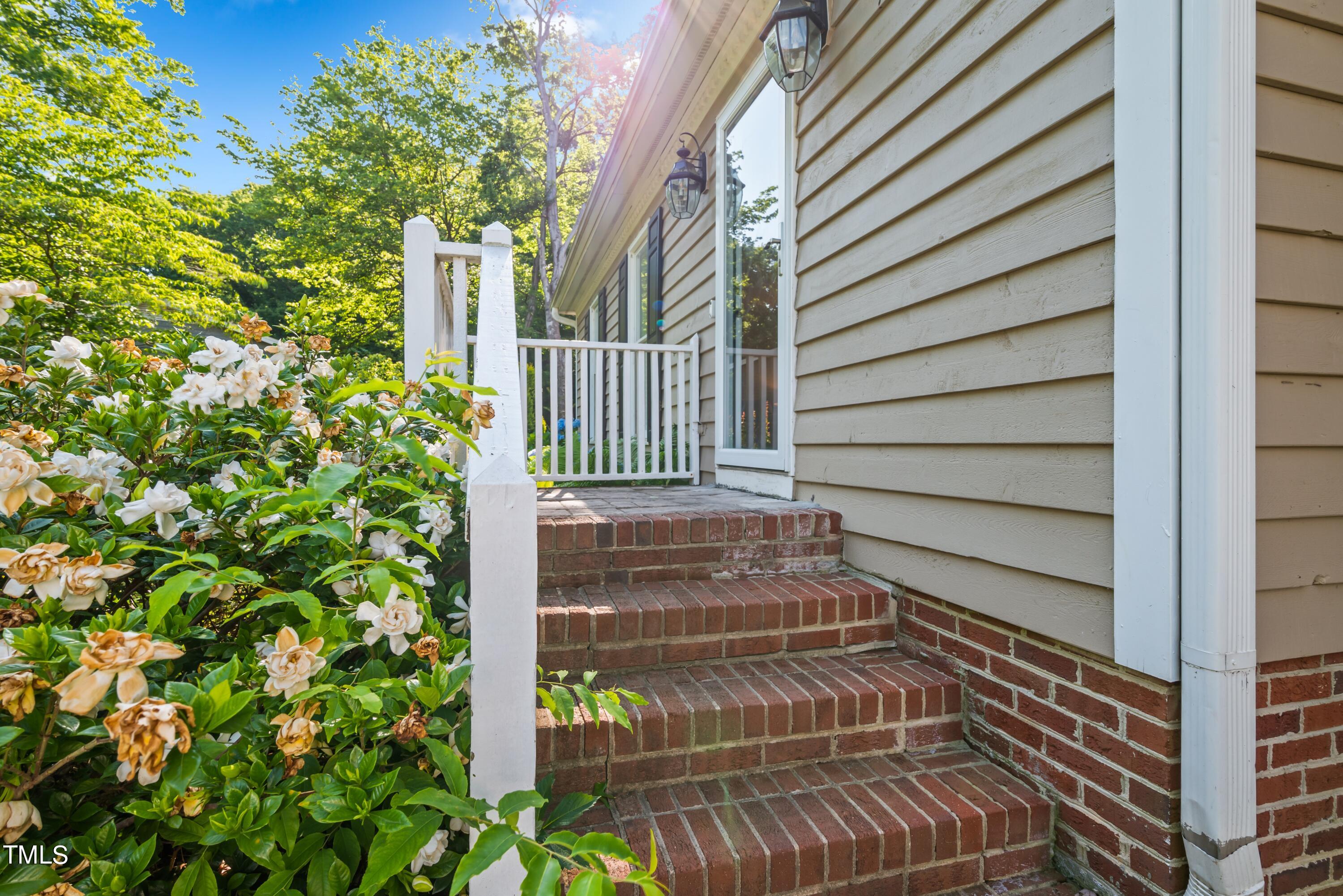 2725 Scottsdale Lane Raleigh, NC 27613 - Photo 31 of 31 Front Entry Steps