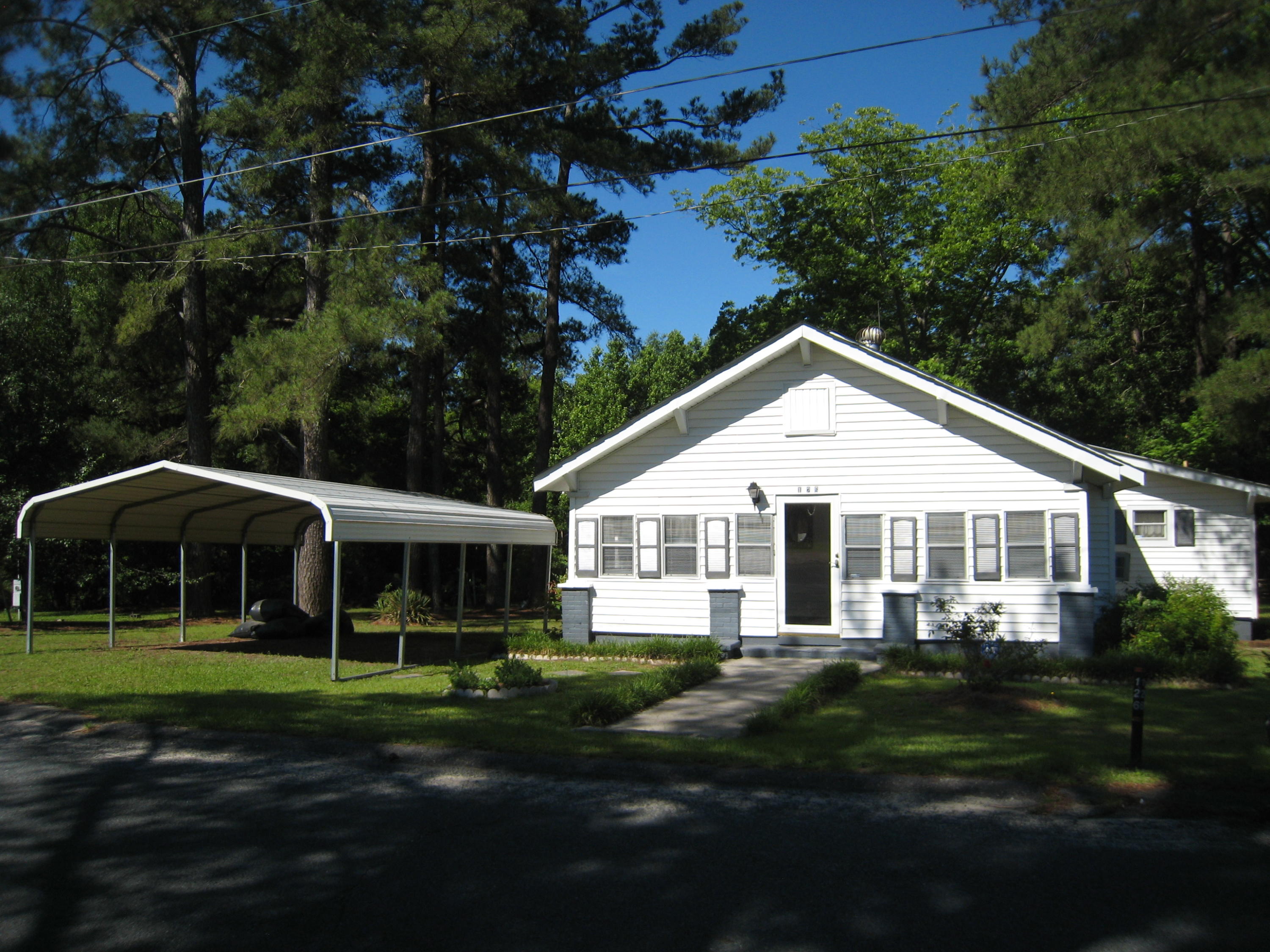 126 Wilson Avenue Rockingham, NC 28379 - Photo 1 of 18 IMG_4531