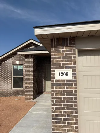 $1,725 | 1209 Cottonwood Avenue, Wolfforth, TX 79382