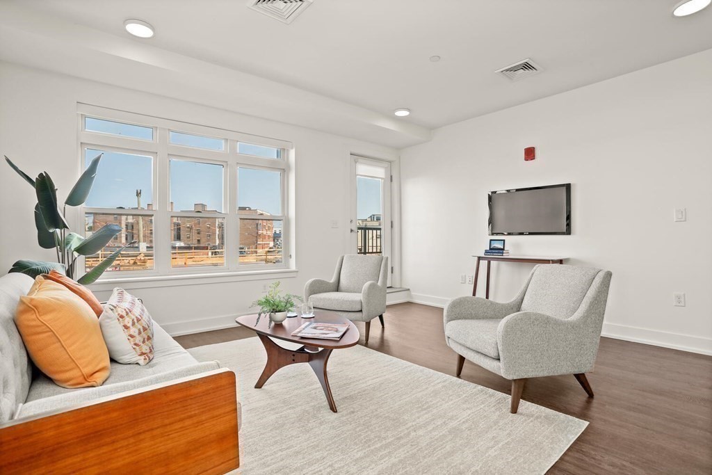20 Penniman Road, Unit 202 Boston, MA 02134 - Photo 5 of 23 Gallery Image 5