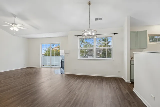 $335,000 | 9509 Georgetown Lane, Unit 9509, Crystal Lake, IL 60014