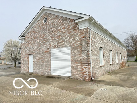 809 East 8th Street Anderson, IN 46012 - Photo 3 of 10 Gallery Image 3