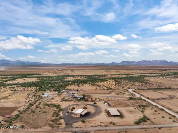 $950,000 | 49204 North 529th Avenue, Aguila, AZ 85320