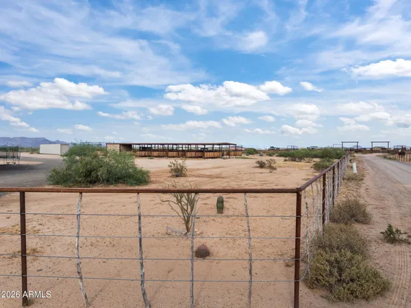 $950,000 | 49204 North 529th Avenue, Aguila, AZ 85320