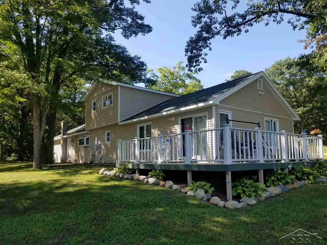 2565 Weaver Road Port Austin, MI 48467 - Photo 3 of 39