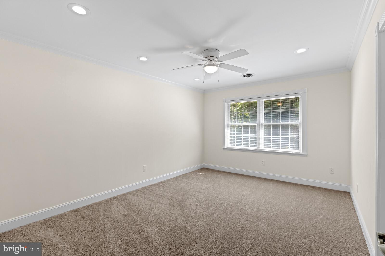 463 Lewistown Road Columbus, NJ 08022 - Photo 28 of 56 Bedroom 4