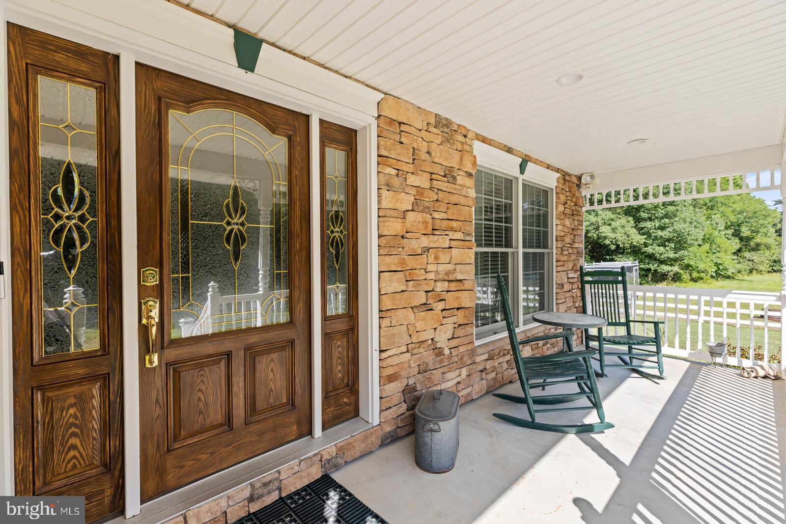 463 Lewistown Road Columbus, NJ 08022 - Photo 3 of 56 Front porch