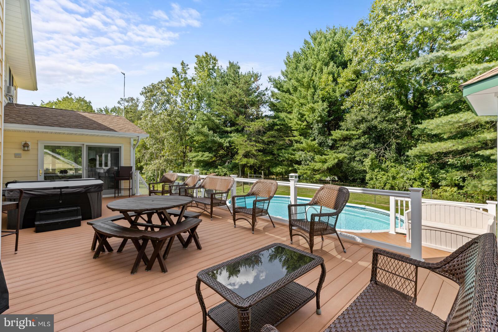 463 Lewistown Road Columbus, NJ 08022 - Photo 37 of 56 Deck Level 1