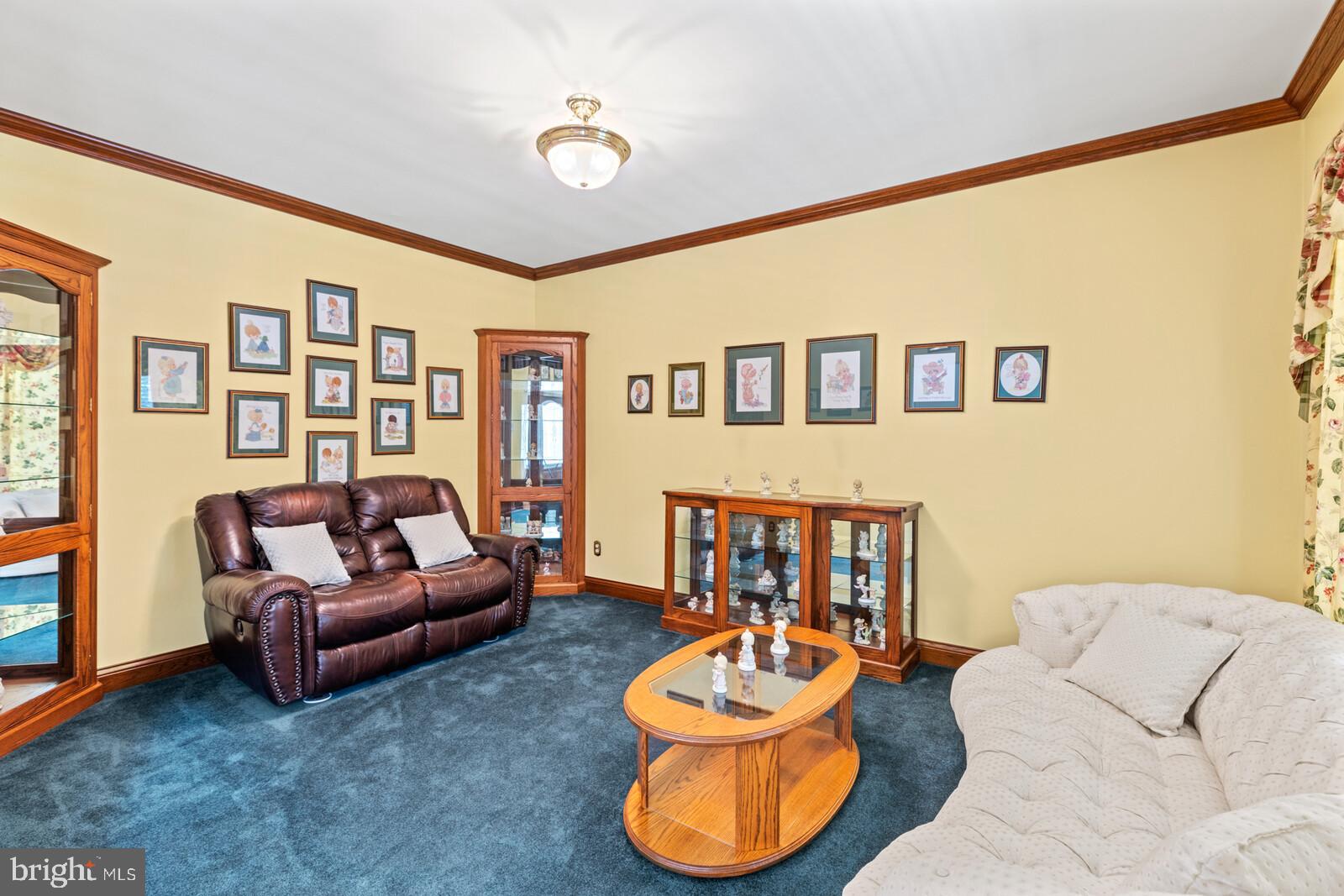 463 Lewistown Road Columbus, NJ 08022 - Photo 7 of 56 Formal Living Room