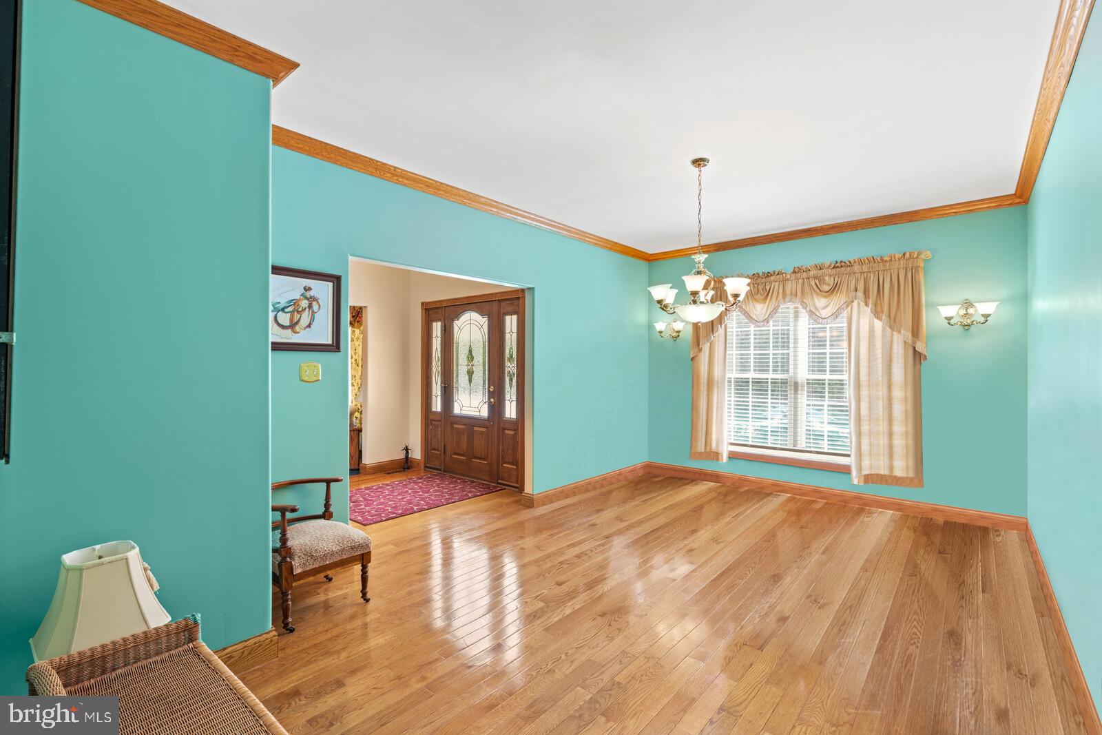 463 Lewistown Road Columbus, NJ 08022 - Photo 9 of 56 Formal Dining Room
