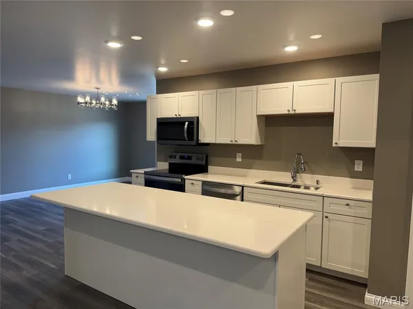 $488,000 | 177 Kitlaw Drive, Hannibal, MO 63401