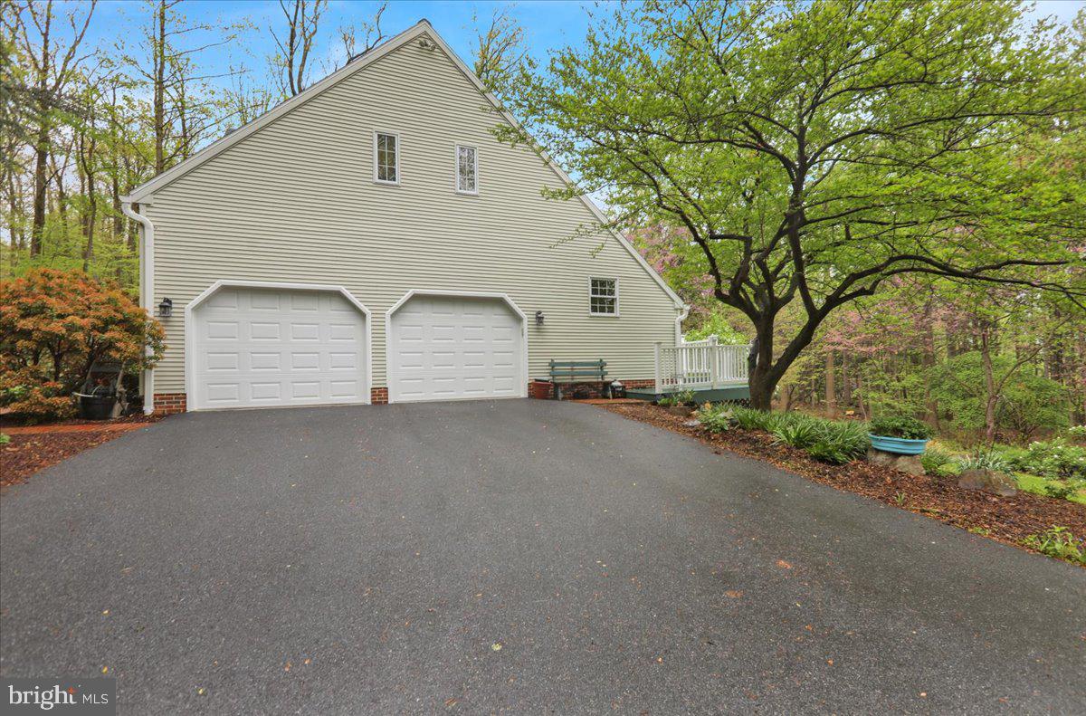 403 Arrowhead Trail Reading, PA 19608 - Photo 4 of 77