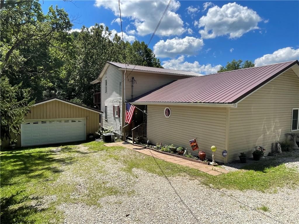 201 Main Street, New Freeport, PA 15352 Compass
