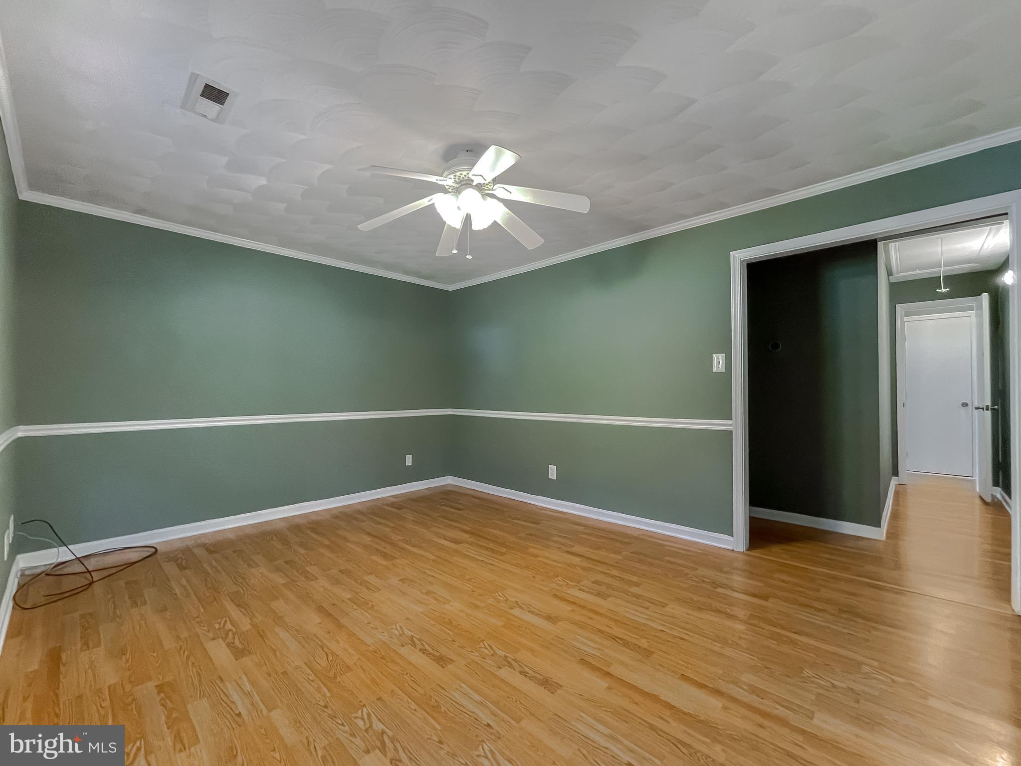 25102 Three Notch Road Hollywood, MD 20636 - Photo 5 of 57 Front entry living room