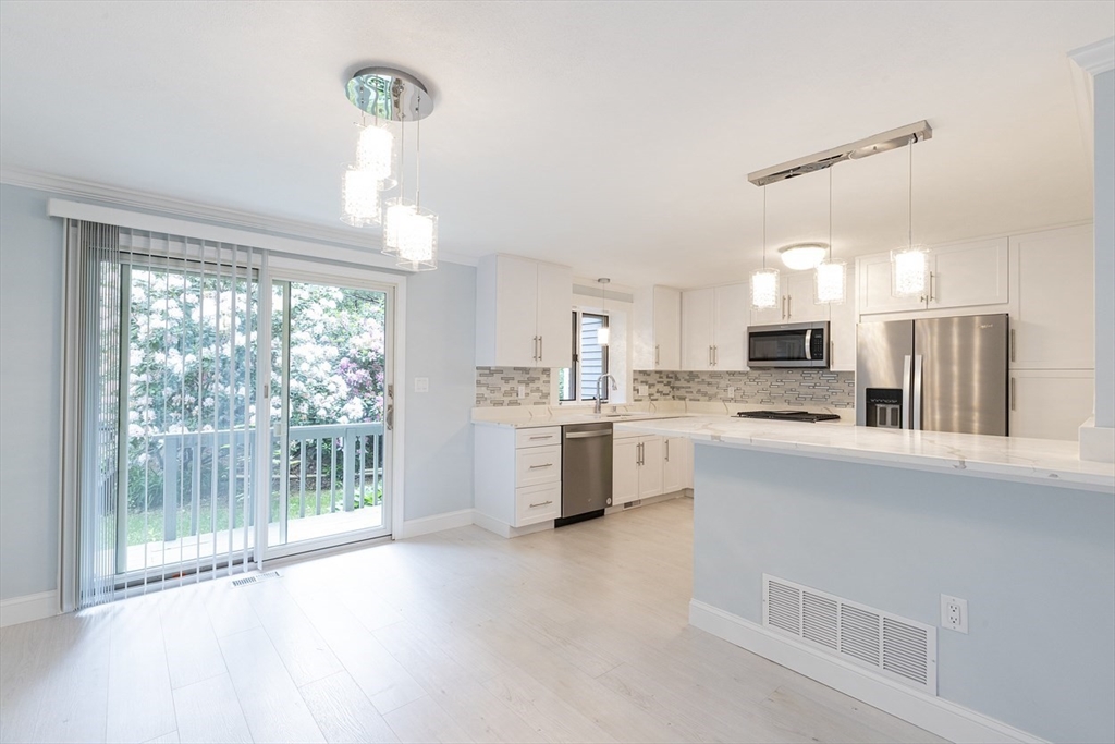 14 Deer Path, Unit 6 Maynard, MA 01754 - Photo 7 of 38
