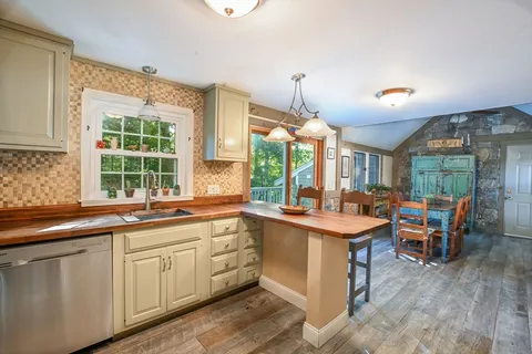 $749,000 | 679 North Falmouth Highway, Falmouth, MA 02556