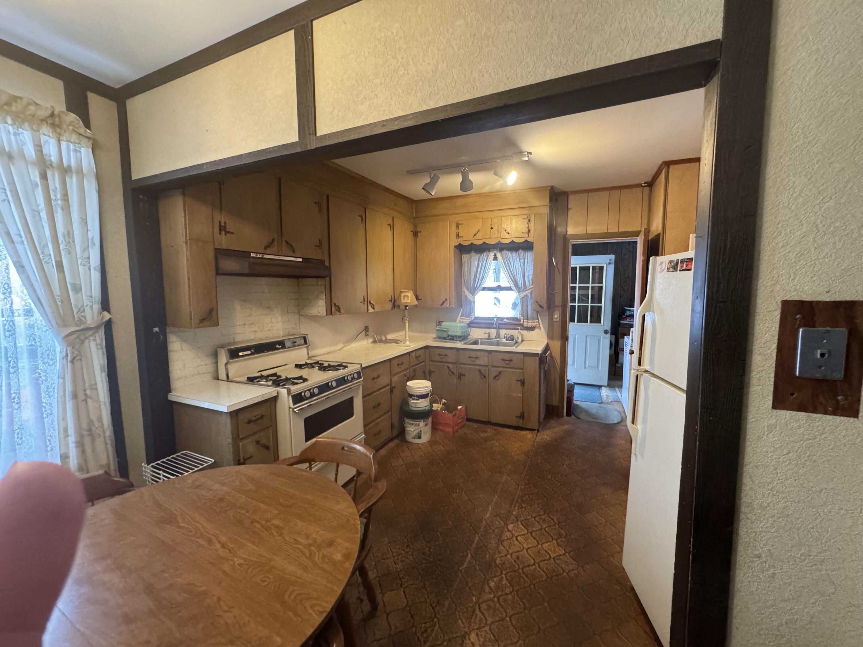 89 Pride Road Auburn, ME 04210 - Photo 4 of 46 IMG_4097