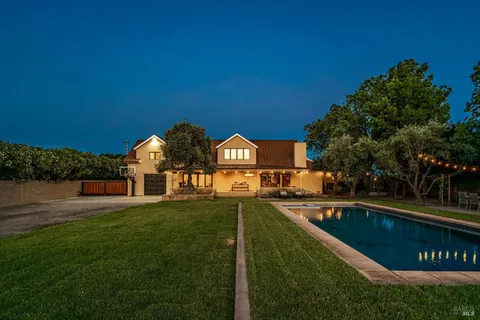 $4,500,000 | 466 Pratt Avenue, St. Helena, CA 94574