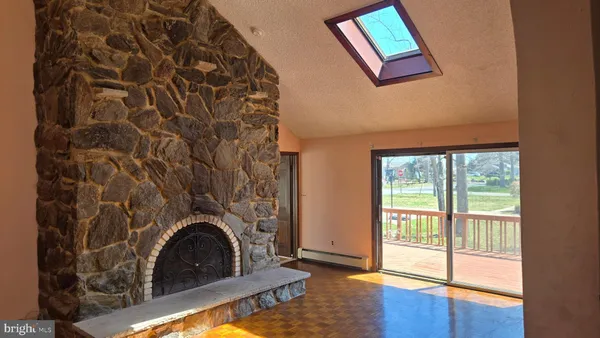 $645,000 | 919 Somerset Drive, Toms River, NJ 08753