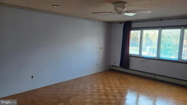 $645,000 | 919 Somerset Drive, Toms River, NJ 08753