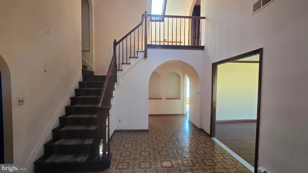 $645,000 | 919 Somerset Drive, Toms River, NJ 08753