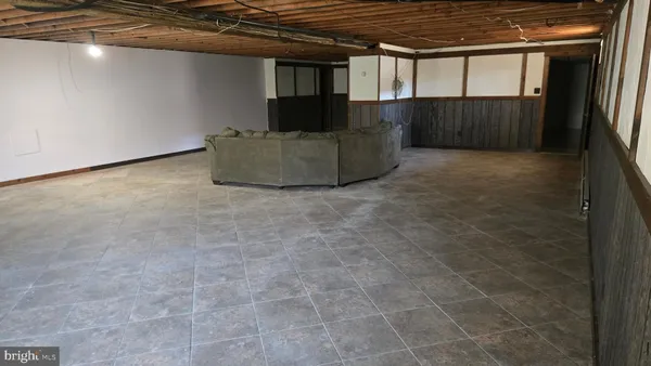 $645,000 | 919 Somerset Drive, Toms River, NJ 08753