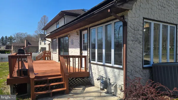 $645,000 | 919 Somerset Drive, Toms River, NJ 08753