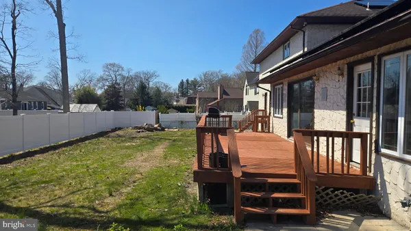 $645,000 | 919 Somerset Drive, Toms River, NJ 08753