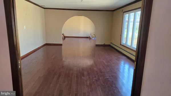 $645,000 | 919 Somerset Drive, Toms River, NJ 08753