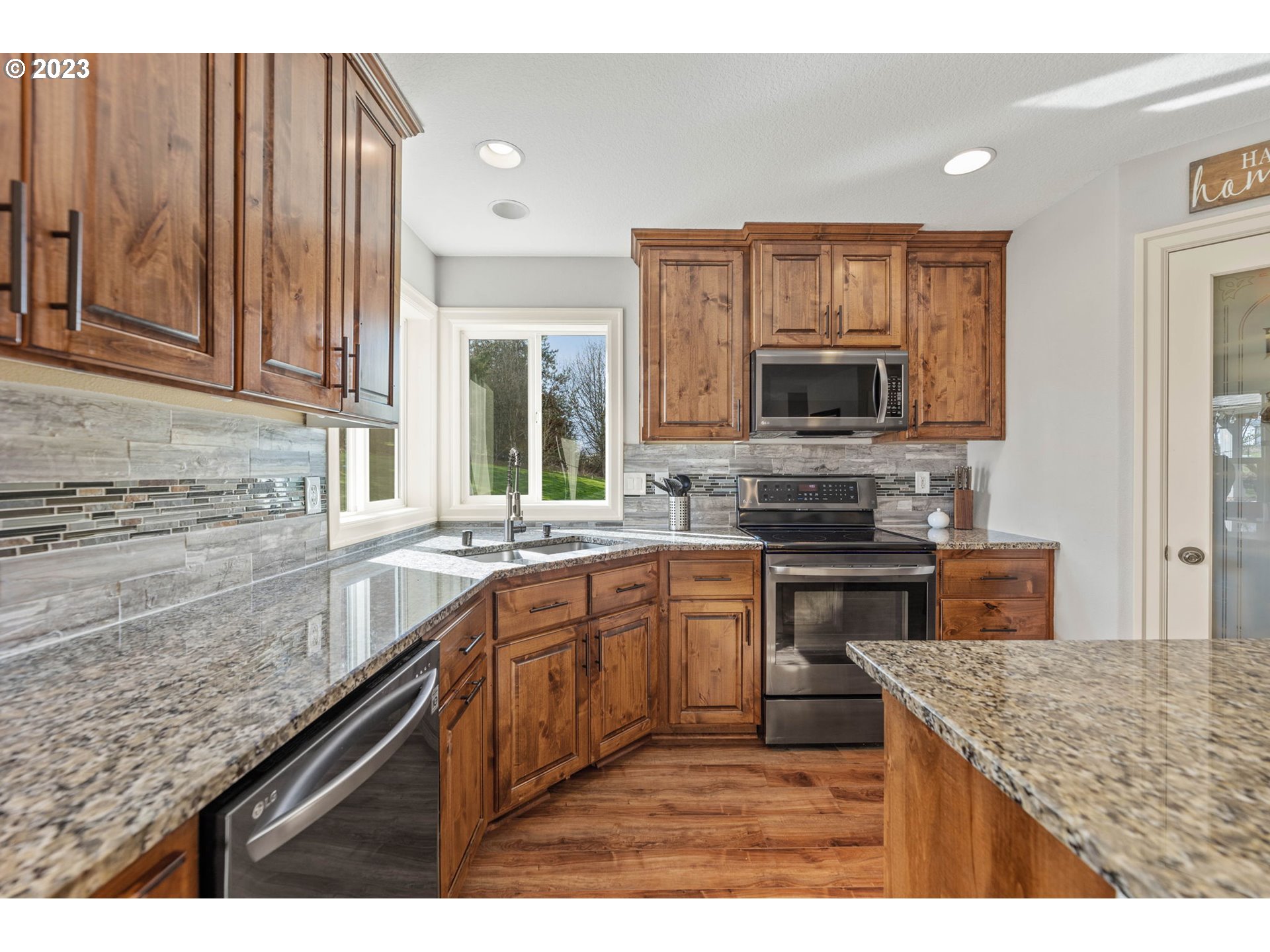 801 Northwest 184th Street Ridgefield, WA 98642 - Photo 11 of 48