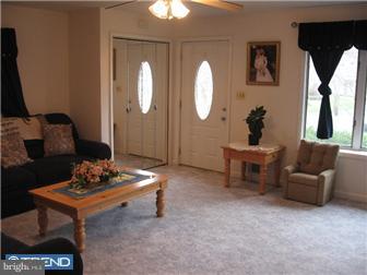 18 Overton Road Hamilton Square, NJ 08690 - Photo 4 of 10
