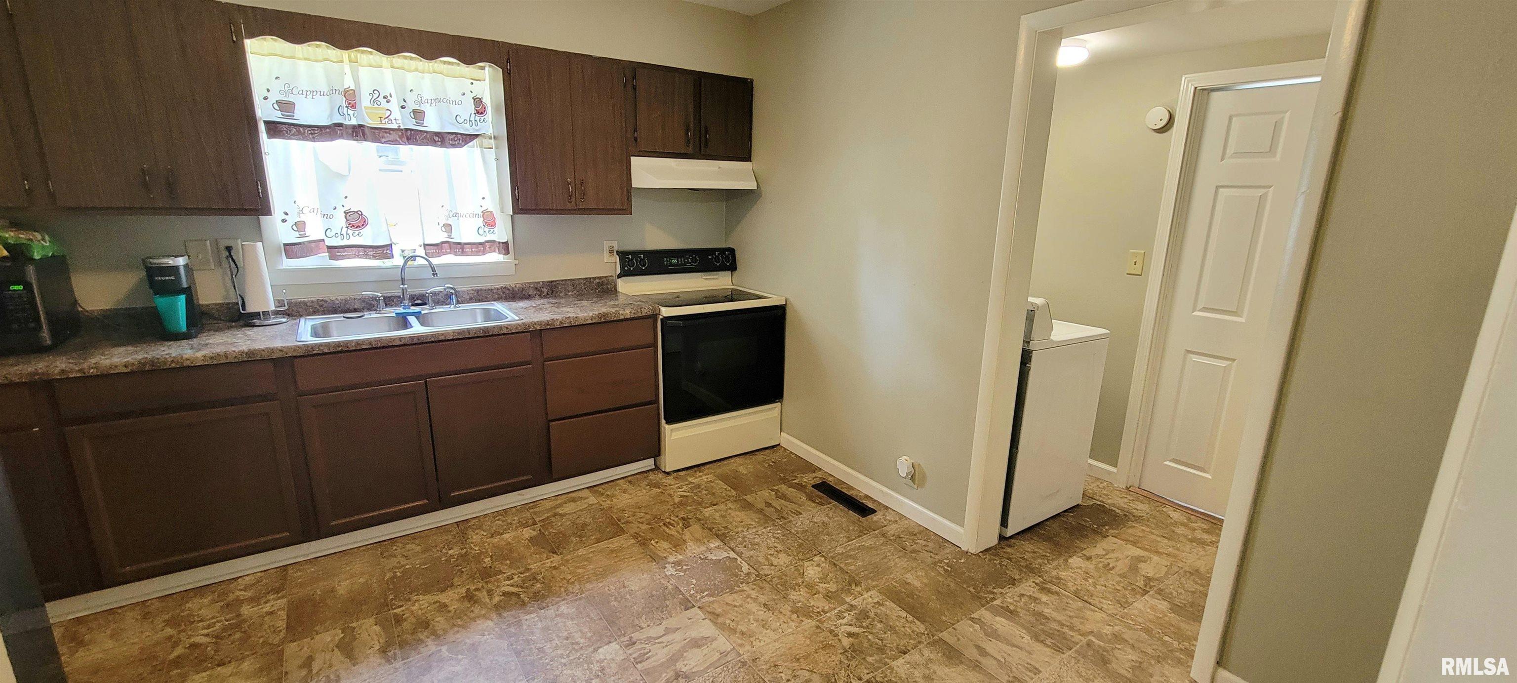 705 South 11th Street Herrin, IL 62948 - Photo 11 of 20