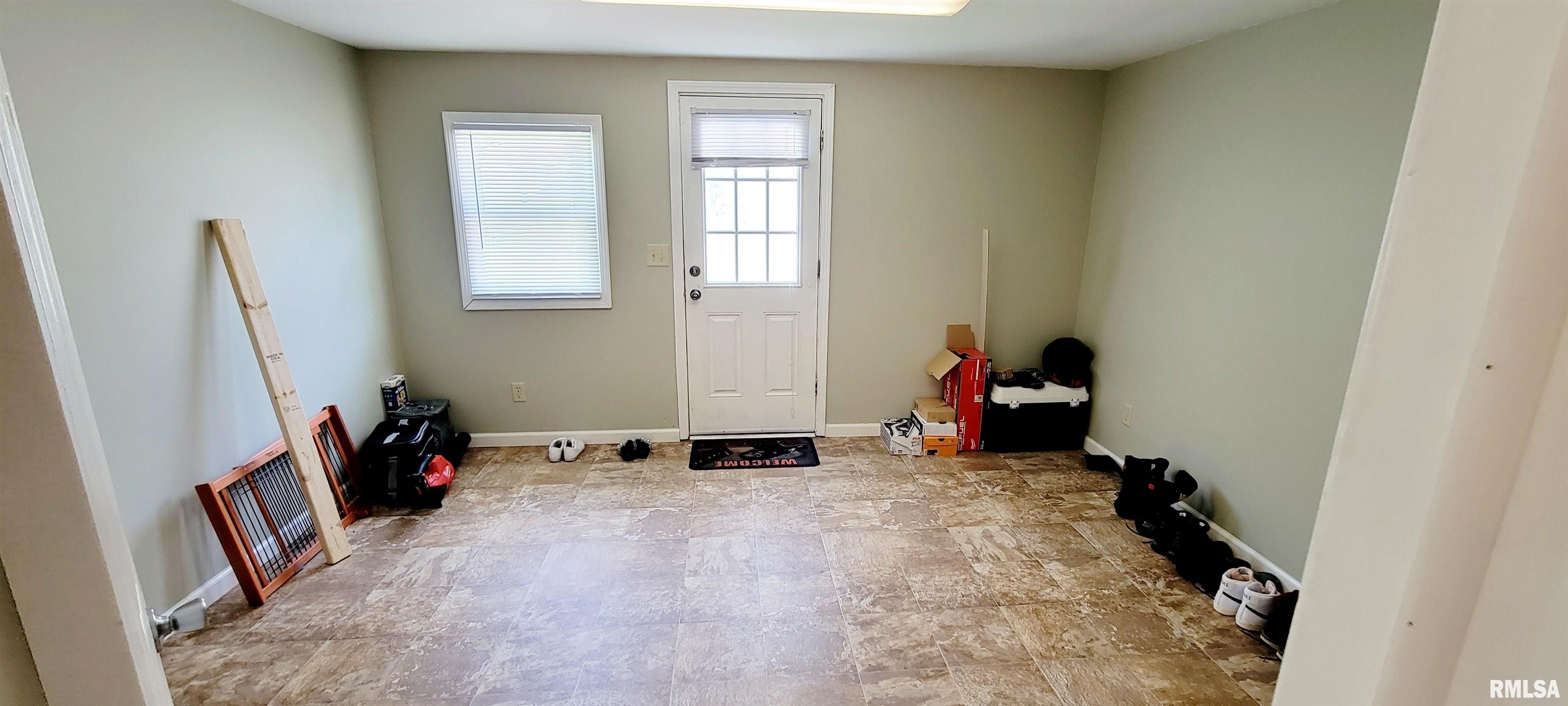 705 South 11th Street Herrin, IL 62948 - Photo 9 of 20