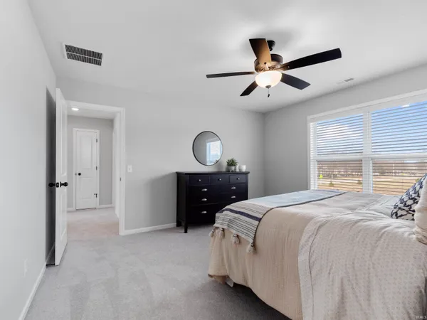 $304,671 | 803 Noble Creek Parkway, Kendallville, IN 46755