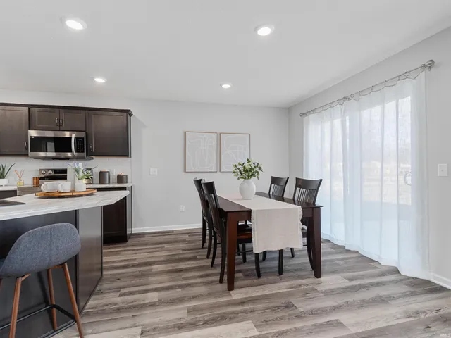 $303,961 | 803 Noble Creek Parkway, Kendallville, IN 46755