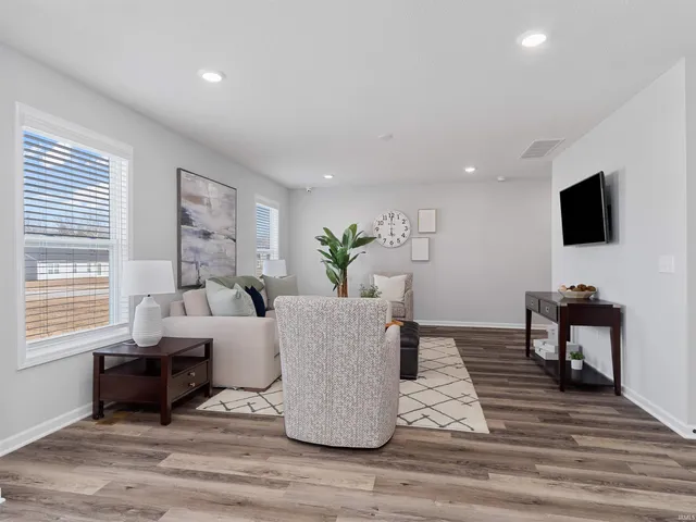 $303,961 | 803 Noble Creek Parkway, Kendallville, IN 46755