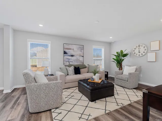 $303,961 | 803 Noble Creek Parkway, Kendallville, IN 46755