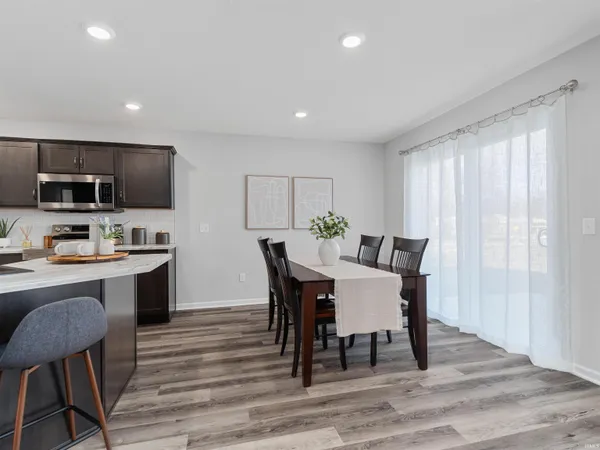 $304,671 | 803 Noble Creek Parkway, Kendallville, IN 46755