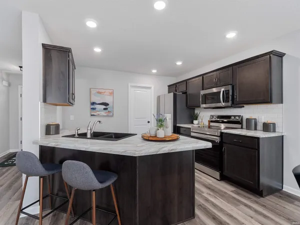 $304,671 | 803 Noble Creek Parkway, Kendallville, IN 46755