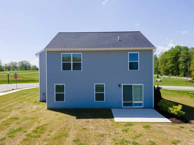 $303,961 | 803 Noble Creek Parkway, Kendallville, IN 46755