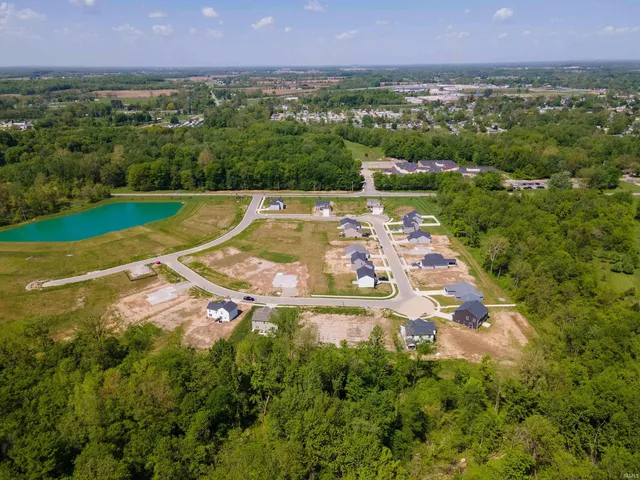 $303,961 | 803 Noble Creek Parkway, Kendallville, IN 46755